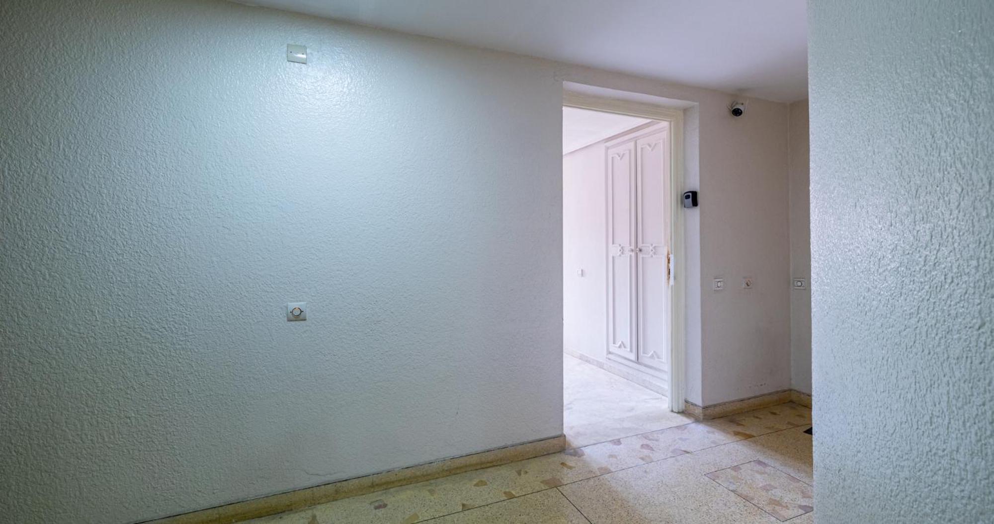Charming 2-bed Oasis Pool View Apartment *
