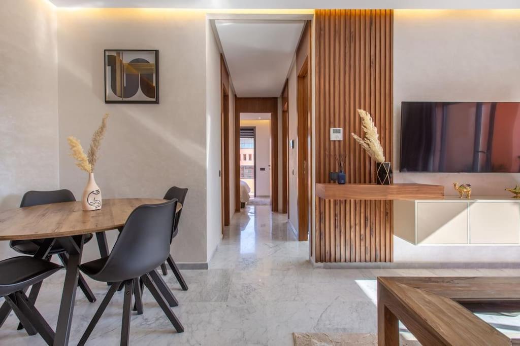 Lux And Central, Terrasse, Calm Apartment
