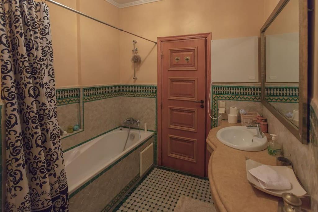 Typical Large Appt In Gueliz With View Appartement *