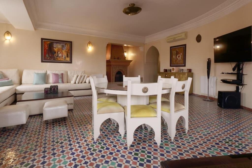 Typical Large Appt In Gueliz With View Appartement Marrakesh