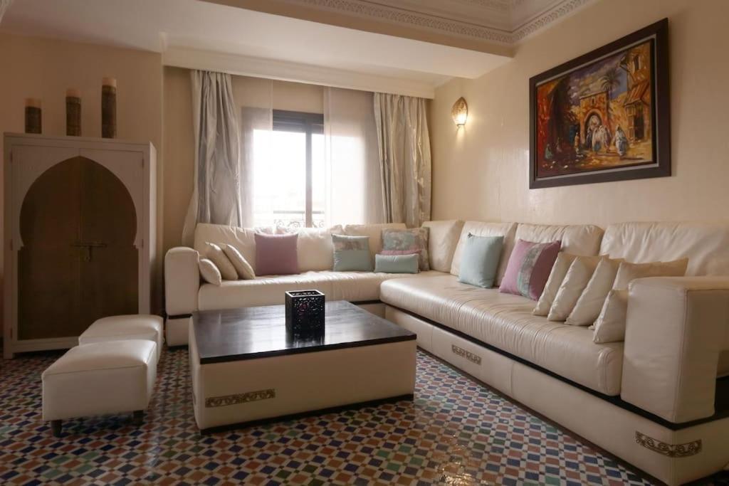 Typical Large Appt In Gueliz With View Appartement *
