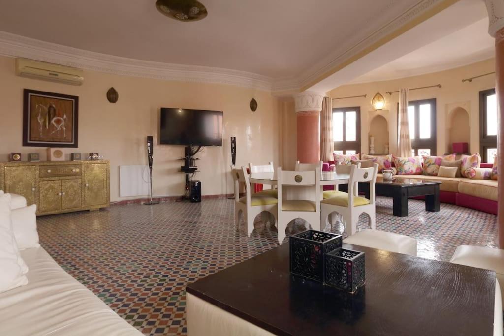 Appartement Typical Large Appt In Gueliz With View *