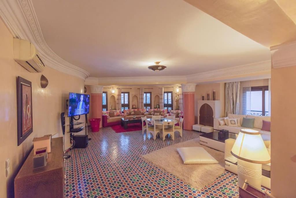 Typical Large Appt In Gueliz With View Apartamento *