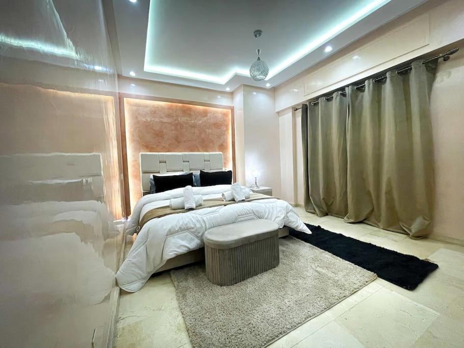 Apartment Luxury 3-bedrooms/terraces Gueliz Centre *
