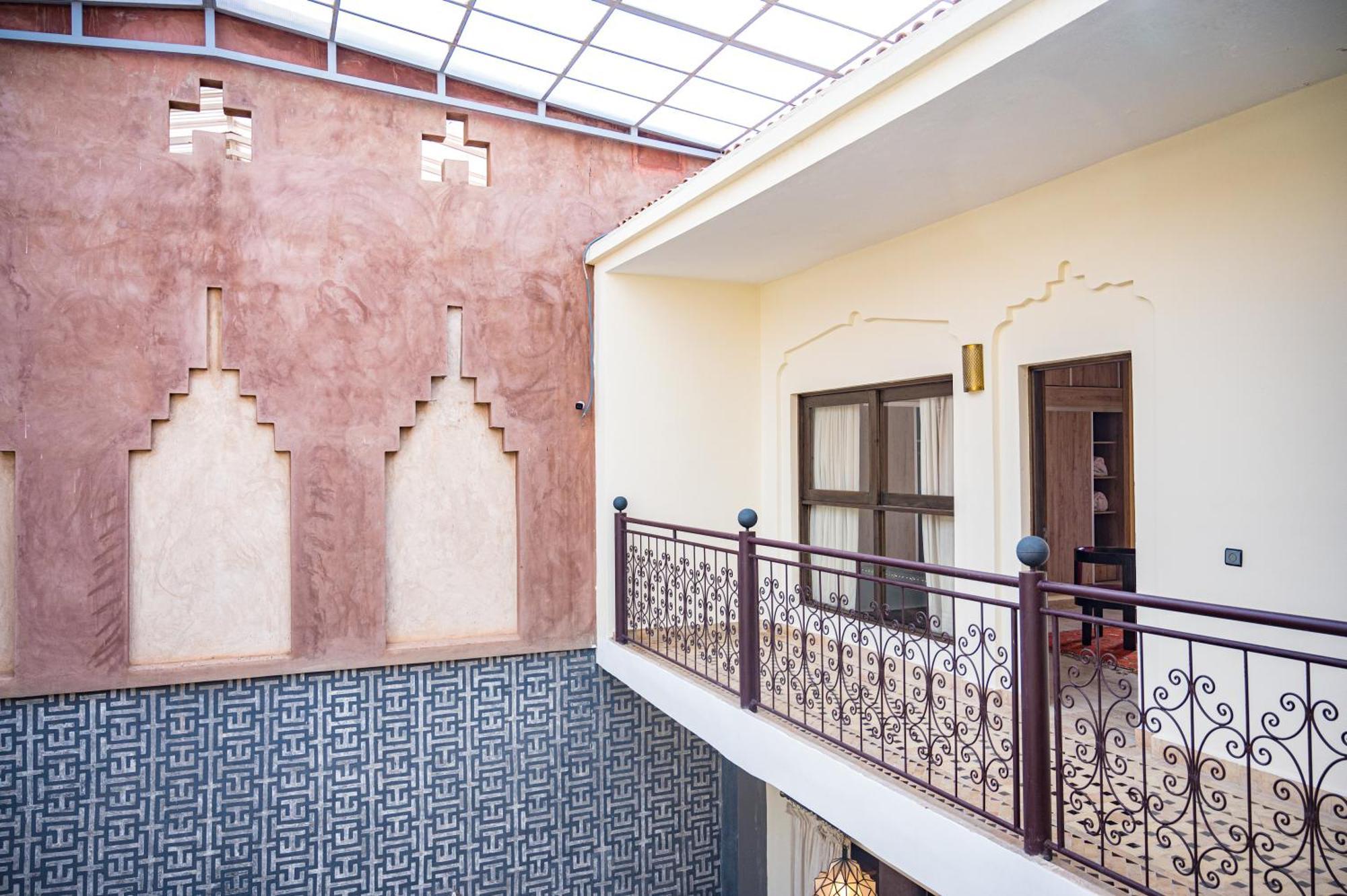 Tonaroz Riad