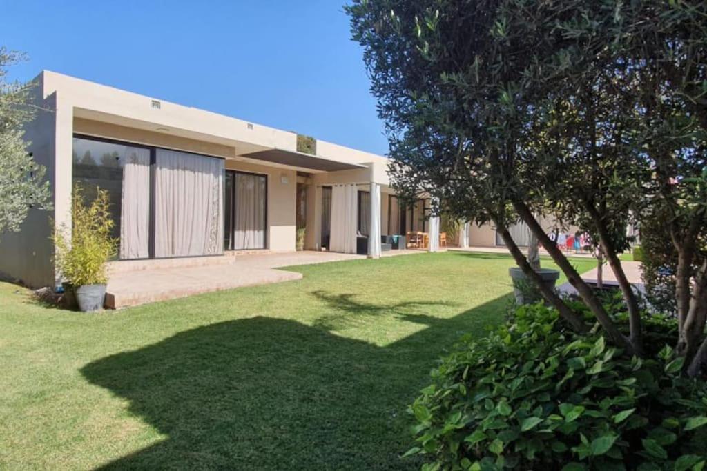 751, D'architecte, Cuisiniere, Piscine Chauffee Et Services Villa *