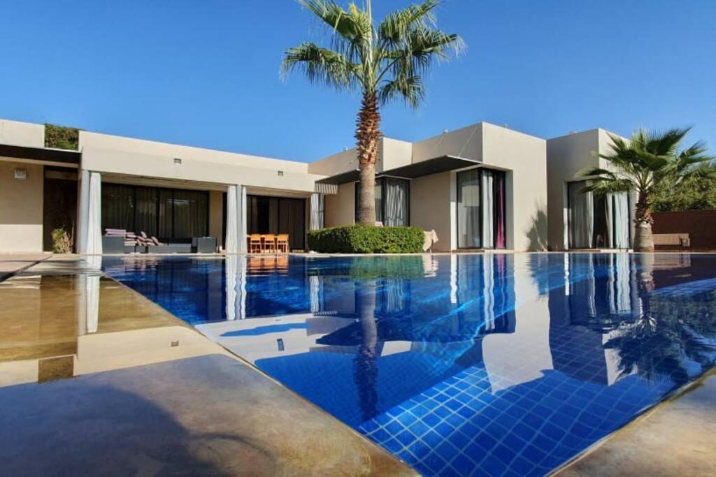 751, D'architecte, Cuisiniere, Piscine Chauffee Et Services Marrakesh