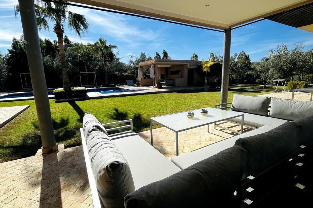 Villa 751, D'architecte, Cuisiniere, Piscine Chauffee Et Services