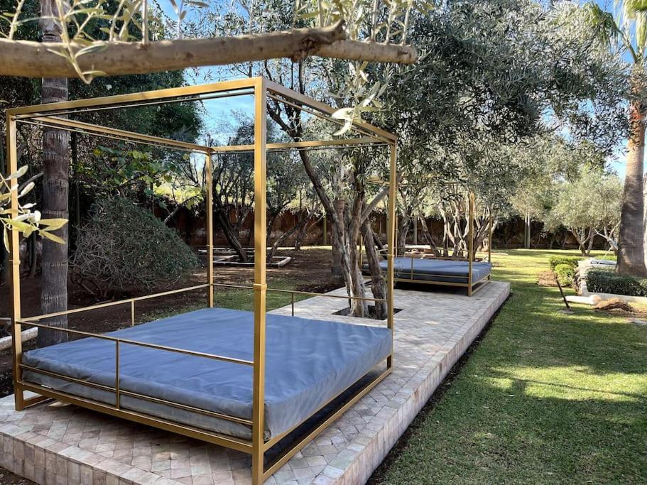 751, D'architecte, Cuisiniere, Piscine Chauffee Et Services