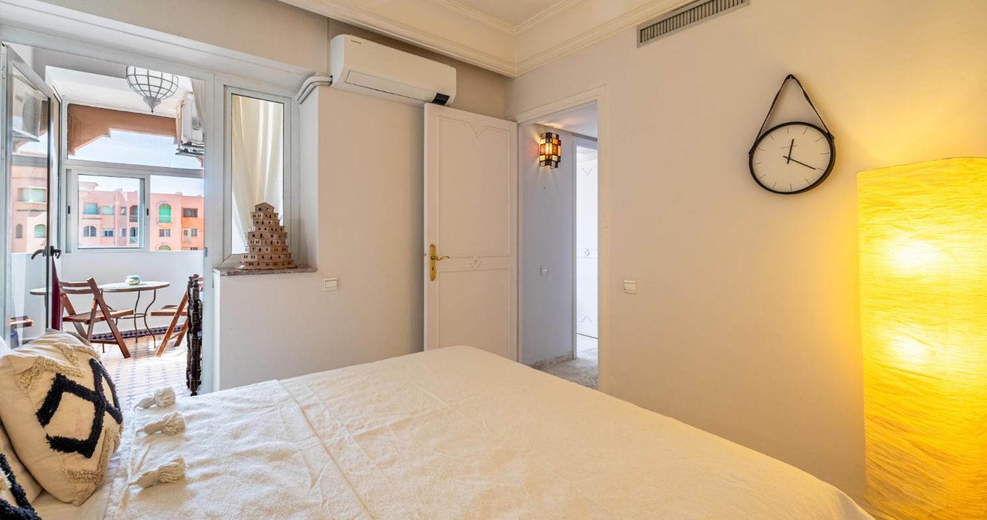 Apartment Charming 2-bed Oasis Pool View *