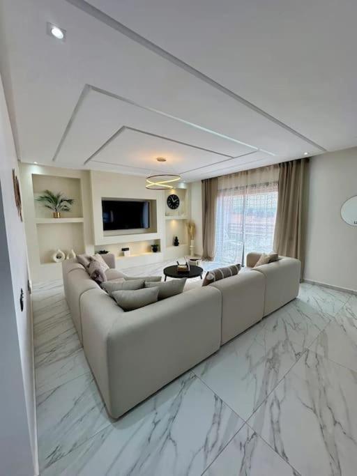 Au Pied De M Avenue Apartment *