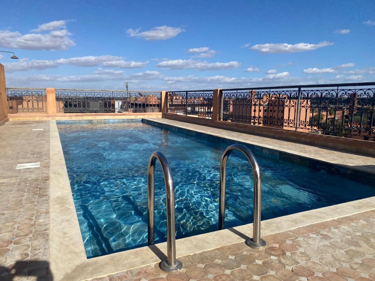 App. Traversant Au Gueliz + Piscine Sur Le Toit *