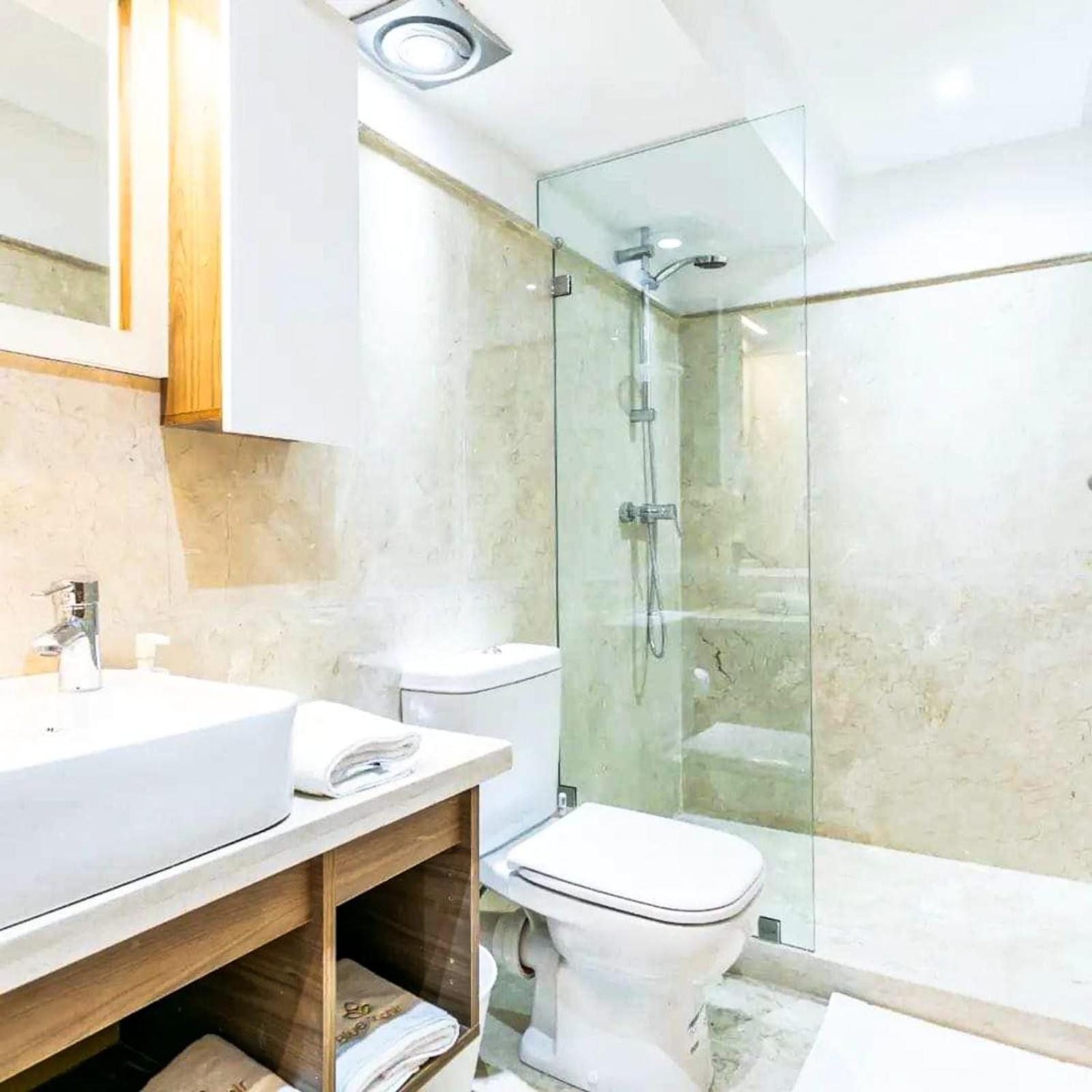 Confortable Avec Piscine Interieur Apartamento