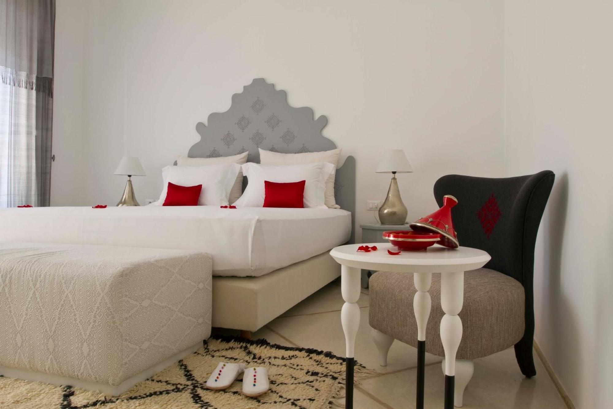 Riad Nashira & 5*
