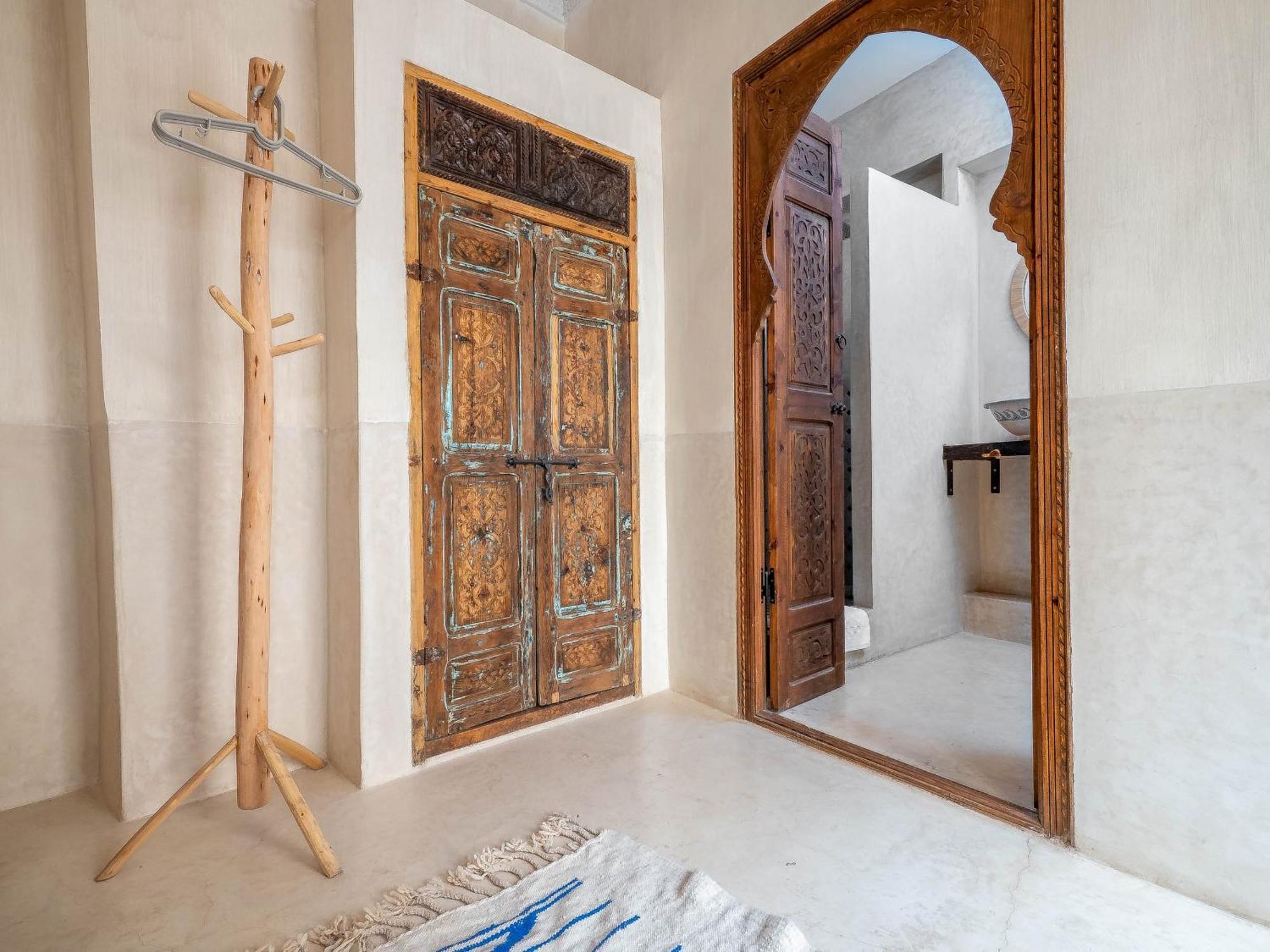 Riad Jul Seghir *