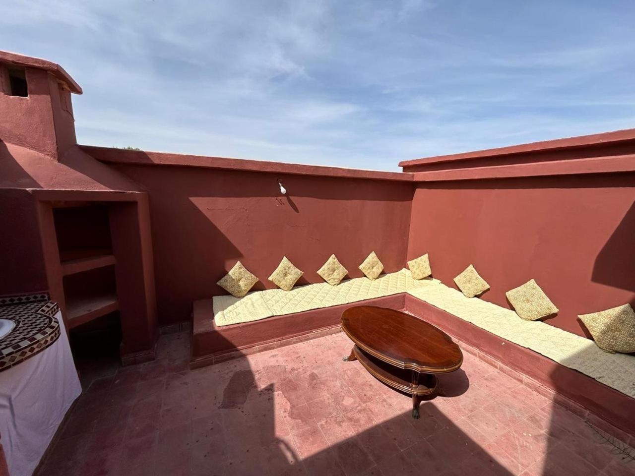Ayiss Piscine Palmeraie Hébergement de vacances