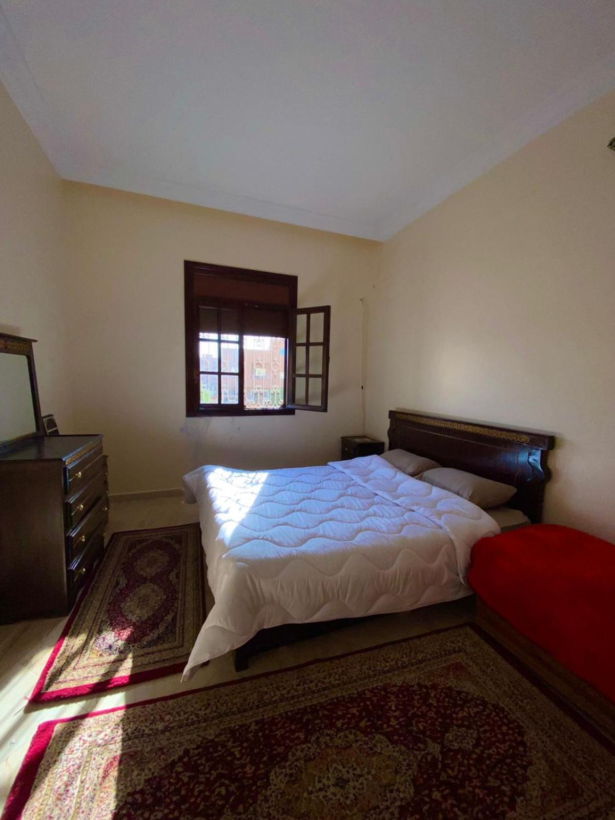 Zone A Louer! Apartment *