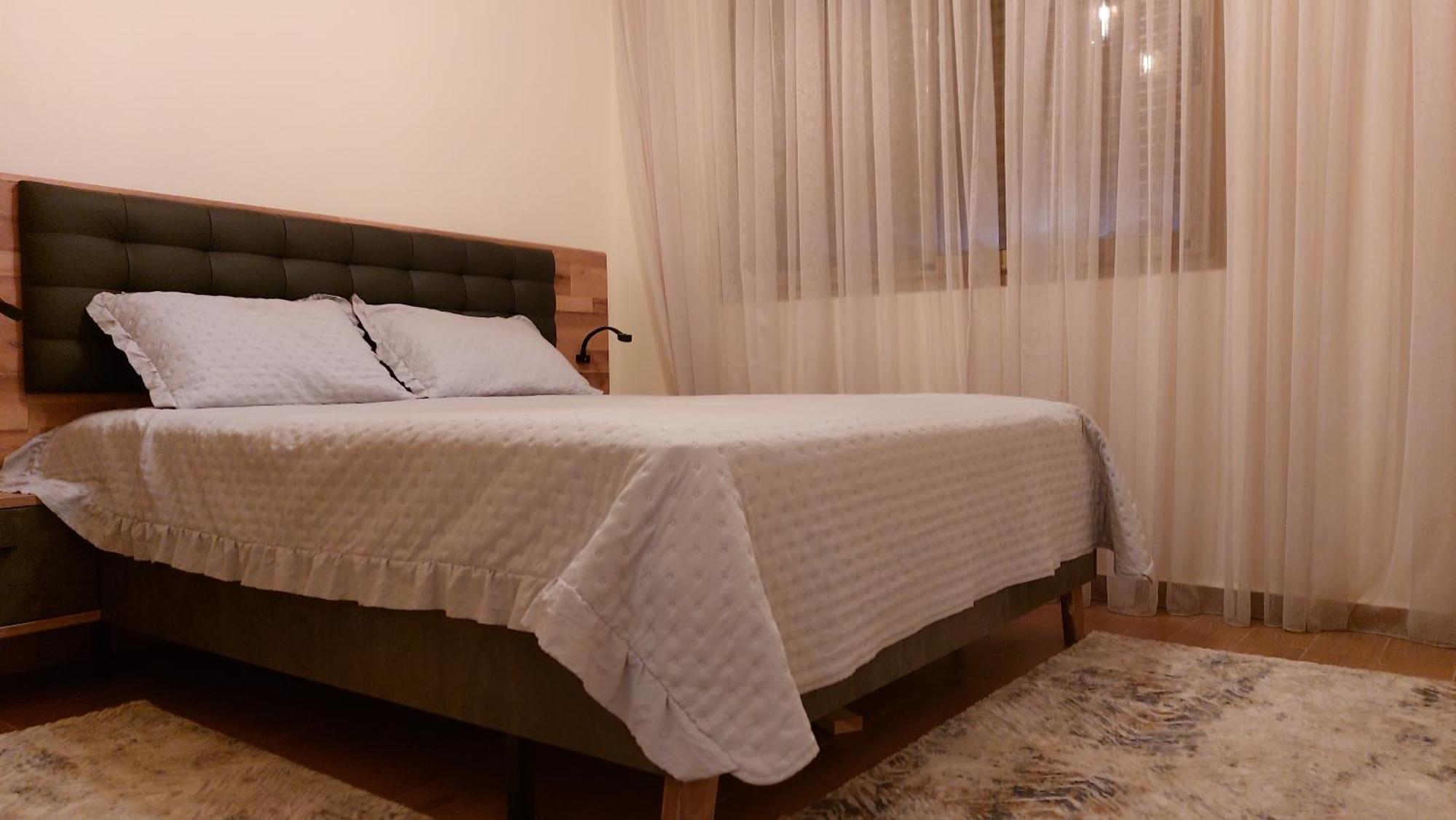 En Avec Piscine Apartamento *
