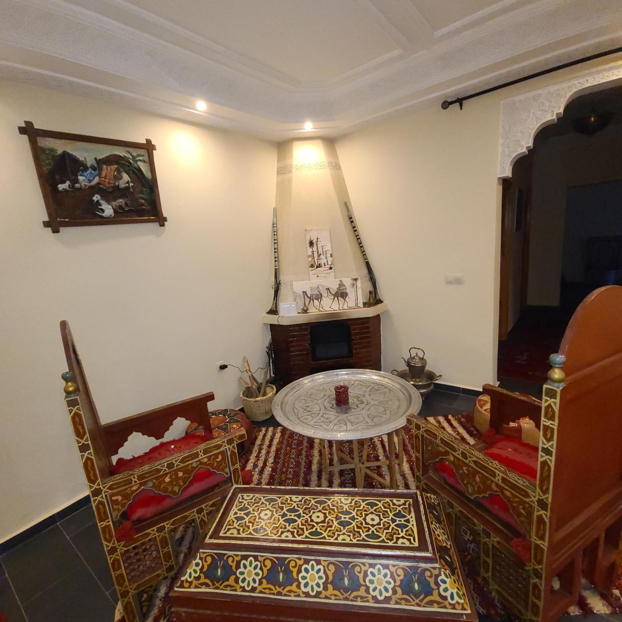 Dar Mansouri *