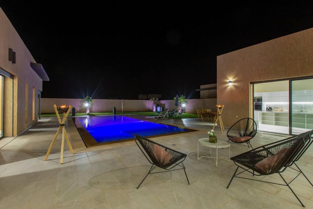 Kassia , Jacuzzi, Hamman, Jeux… Pousada *