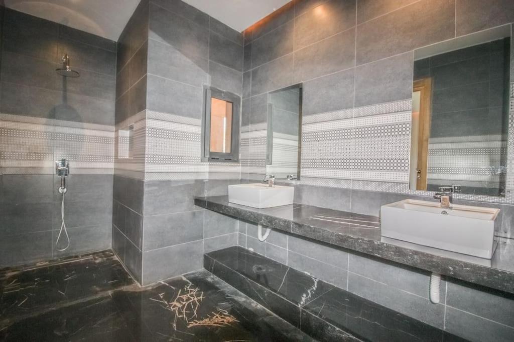 Villa Nina Piscine Et Jacuzzi Sur La Terrasse Marrakesh