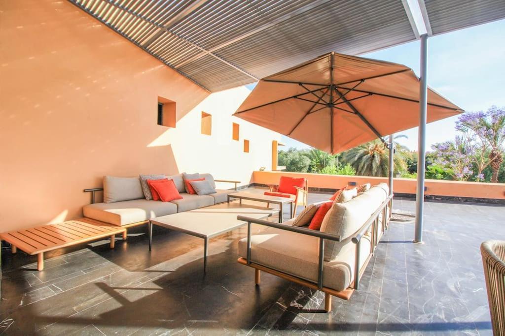 Nina Piscine Et Jacuzzi Sur La Terrasse Villa