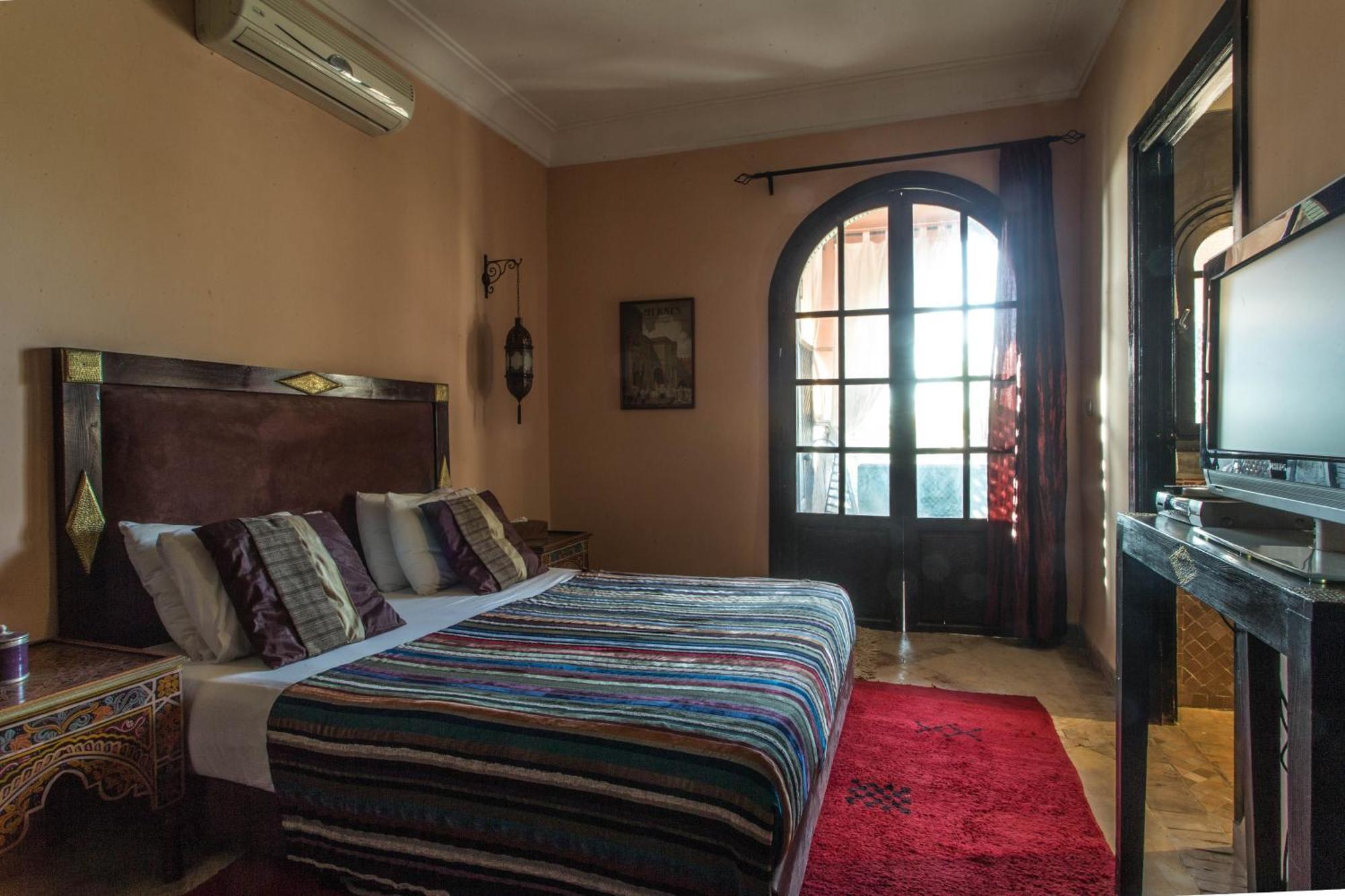 Amira & Guest house