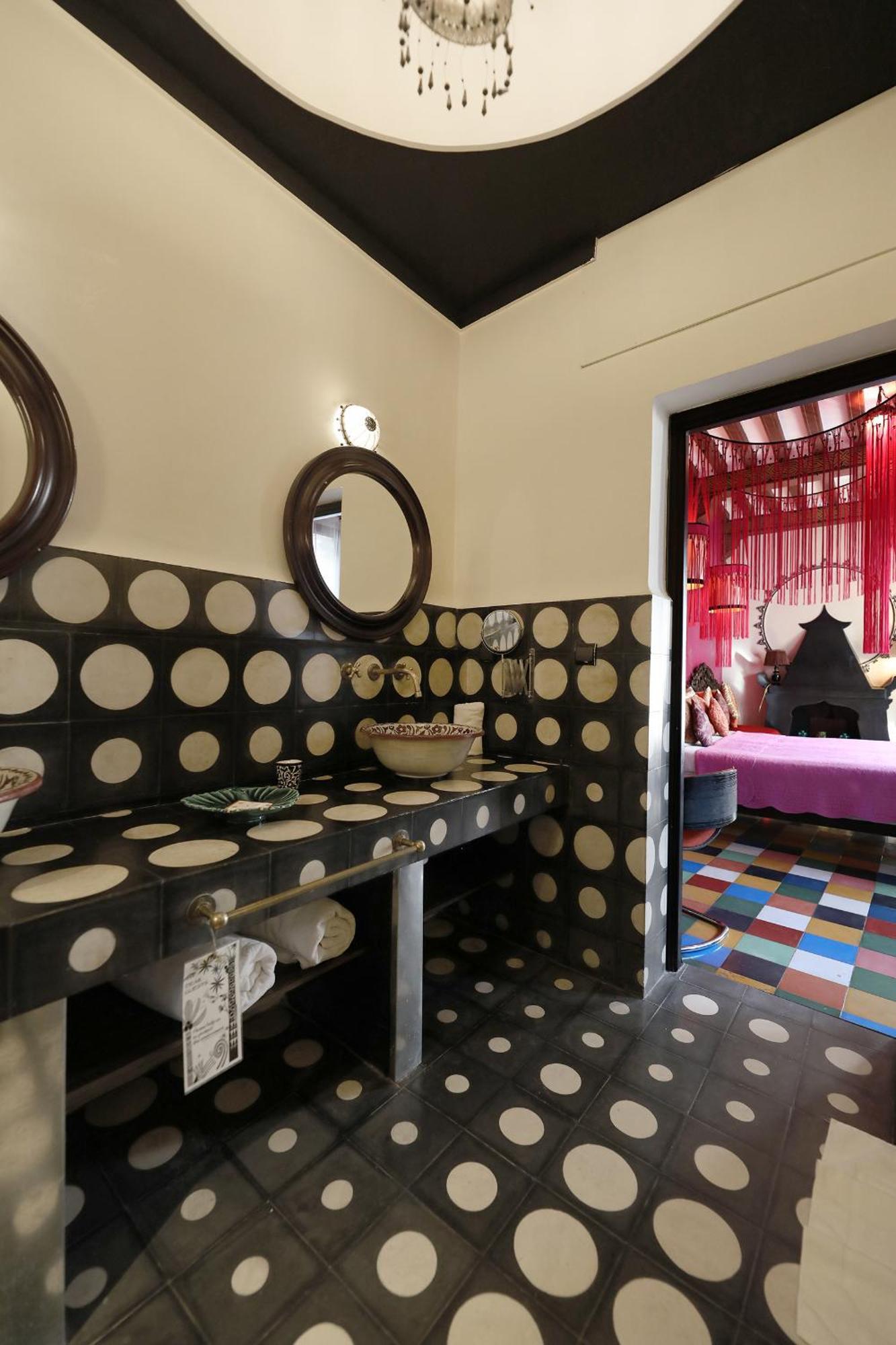 Bindoo & Guest house
