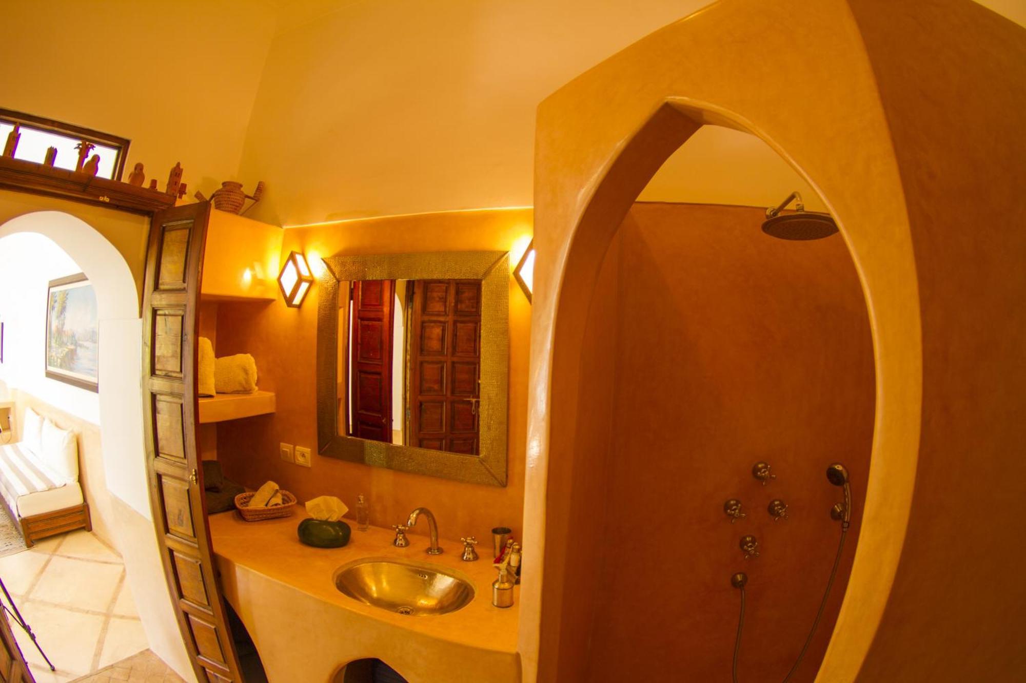 Majala Guest house 2*