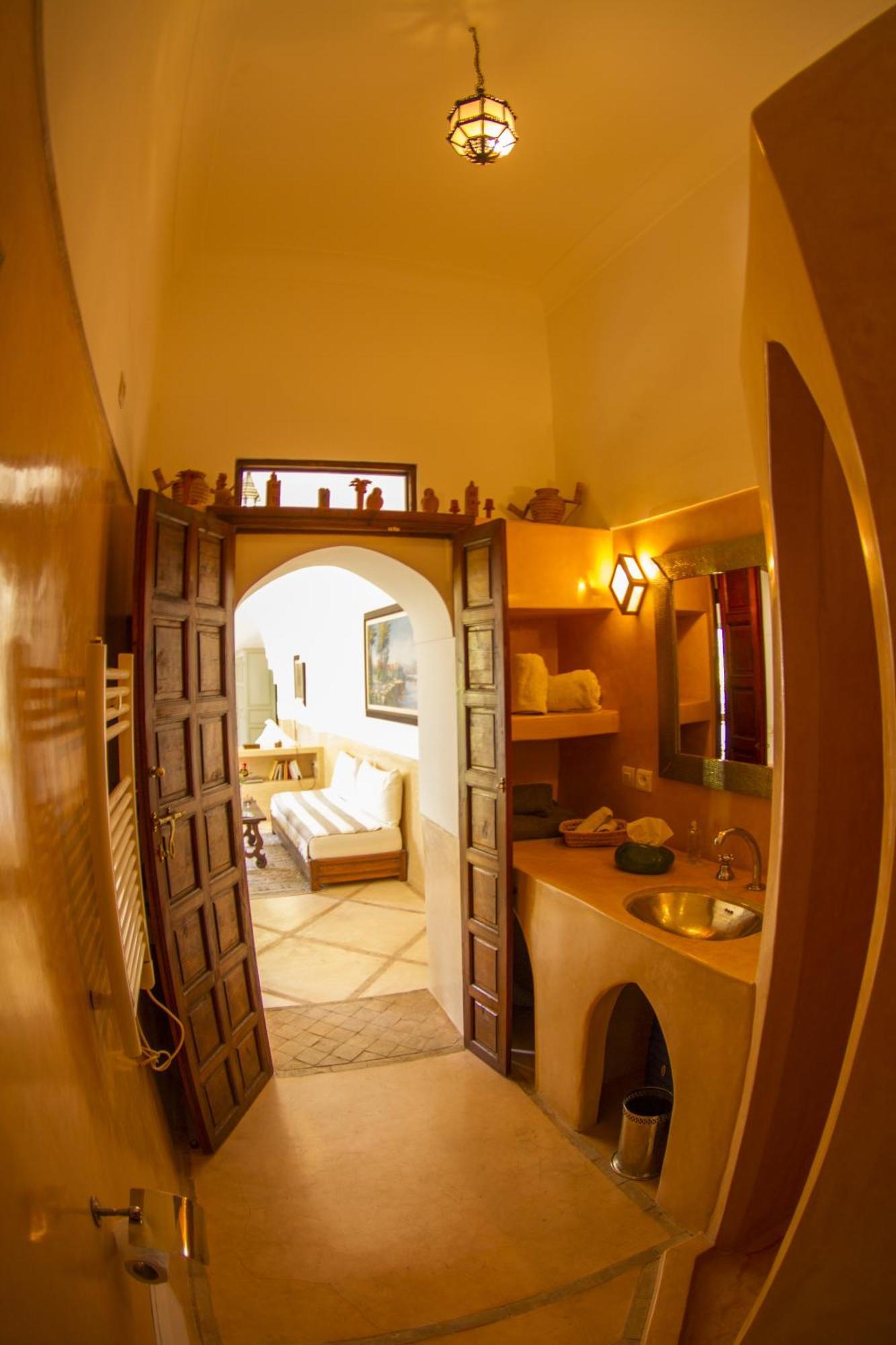Majala Guest house 2*
