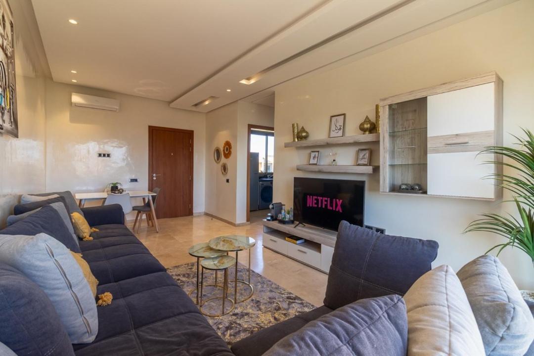 Luxury 2 Bedrooms *