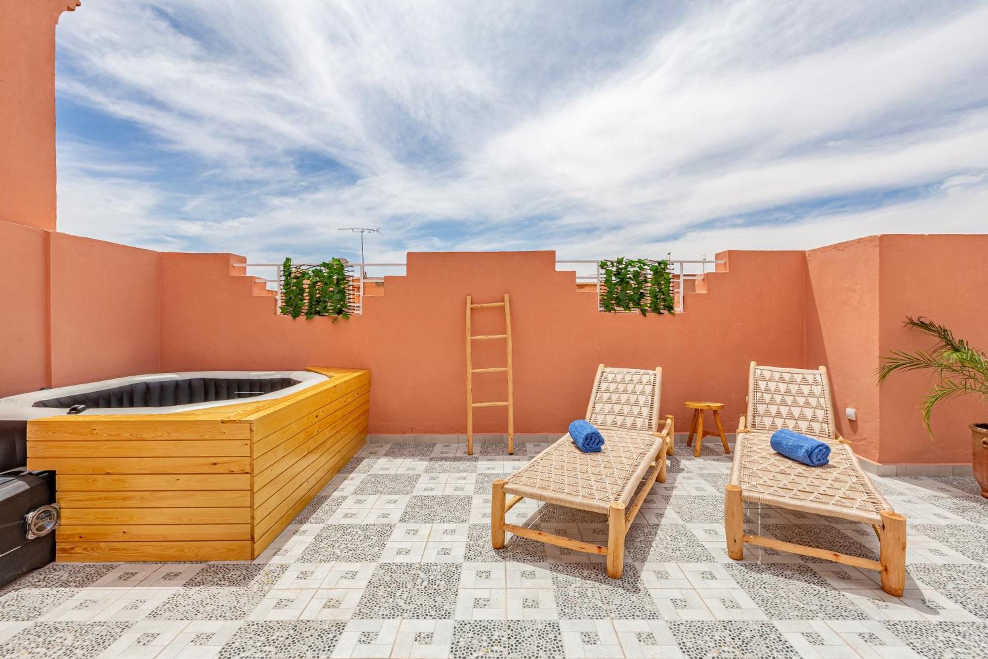 Riad Dar Juma, & Appartements, & Piscine Chauffee 5*