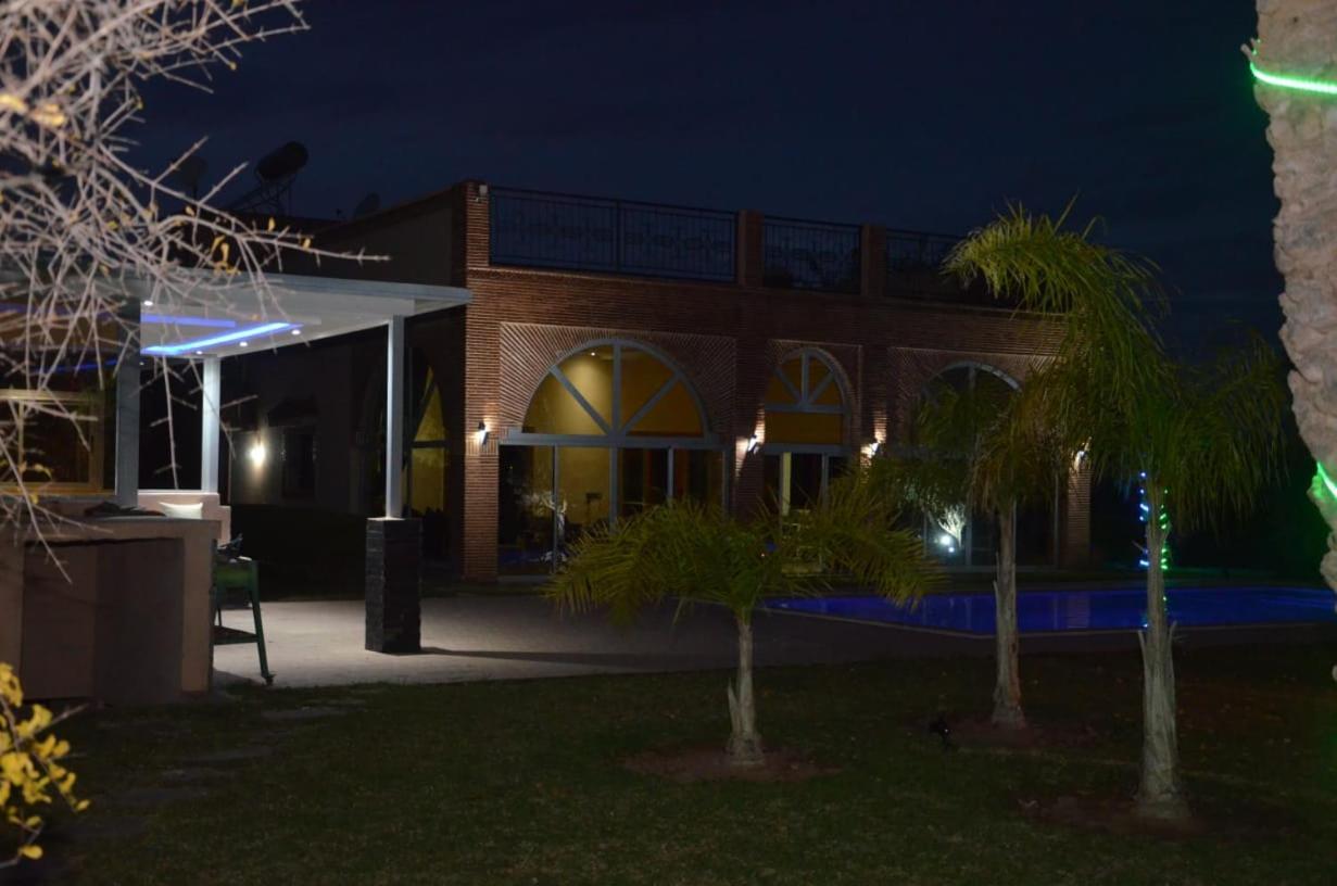 Villaabrajeimmo Villa *