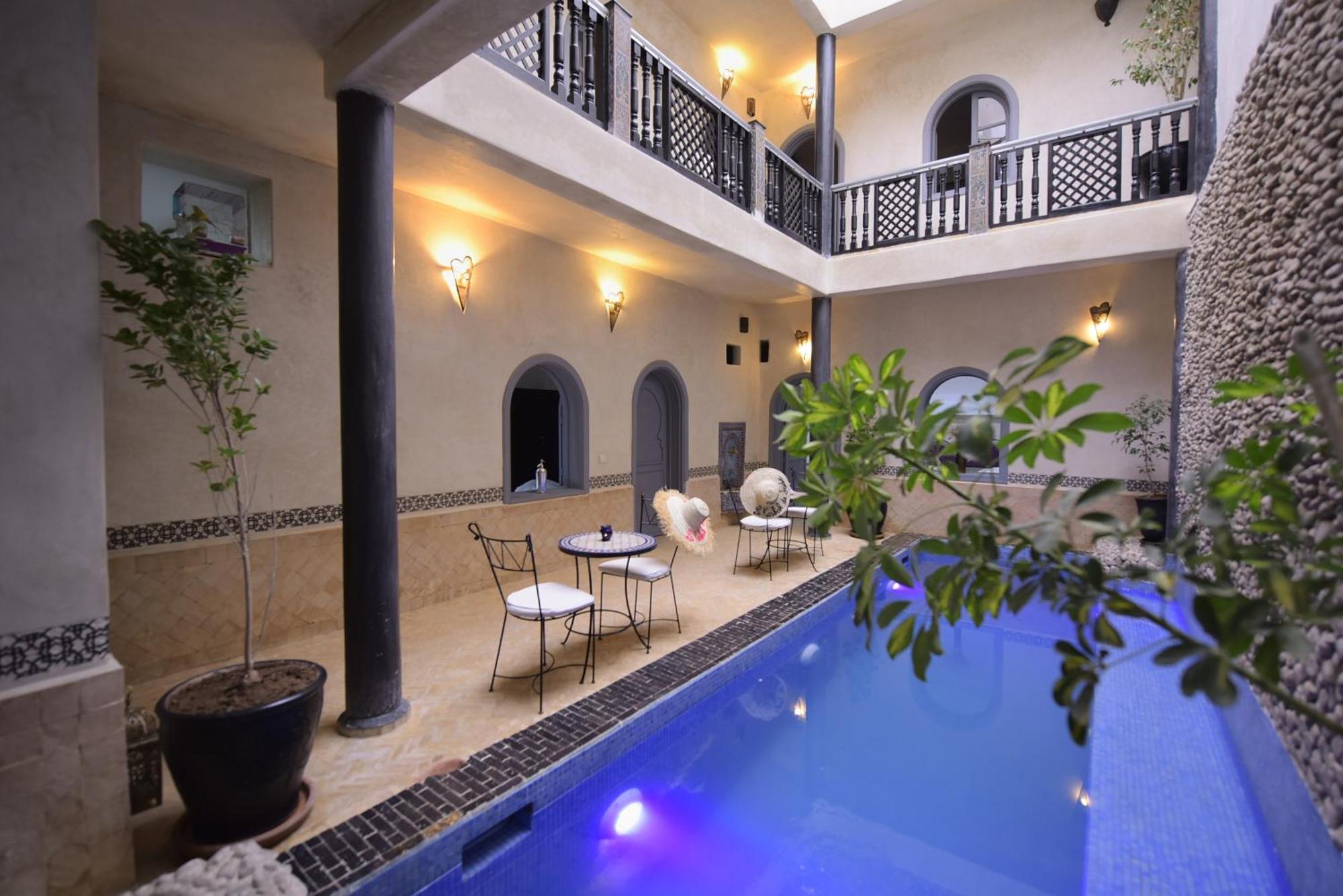Kasbah De Jade: Luxury With Heated Pool And Jacuzzi Guest house