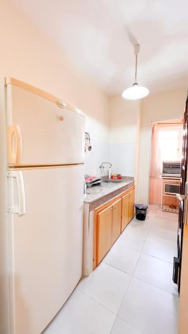 Ideally Located - Fully Equipped 2 Bedrooms Flat Apartment *