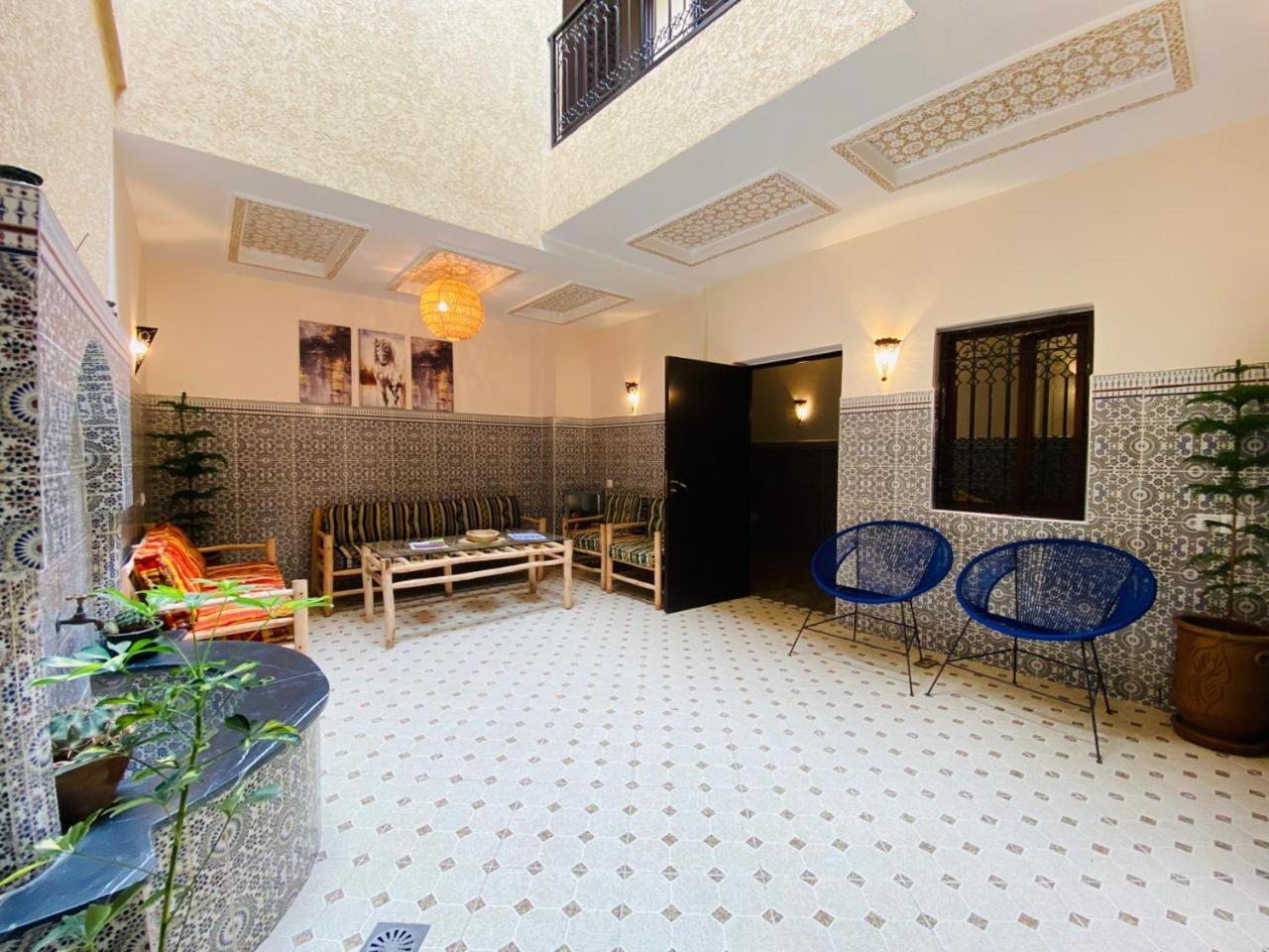 Private 3ch Salon, Salon Cinema, A Jemaa El Fna *