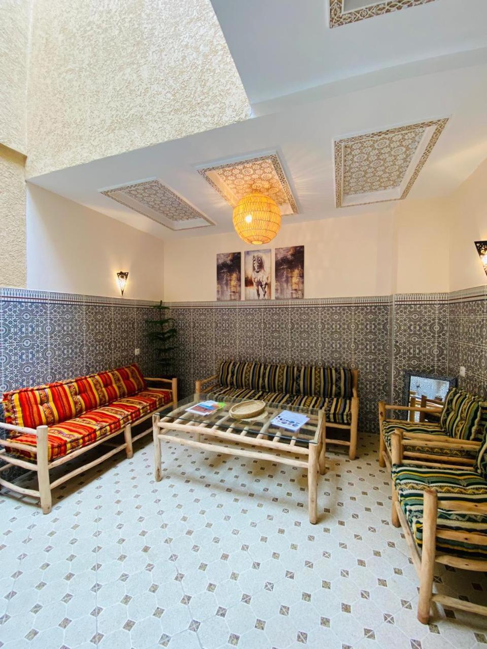 Private 3ch Salon, Salon Cinema, A Jemaa El Fna * Marrakesh