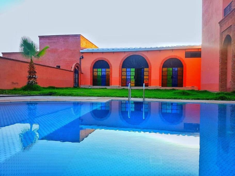4 Piscine Villa *