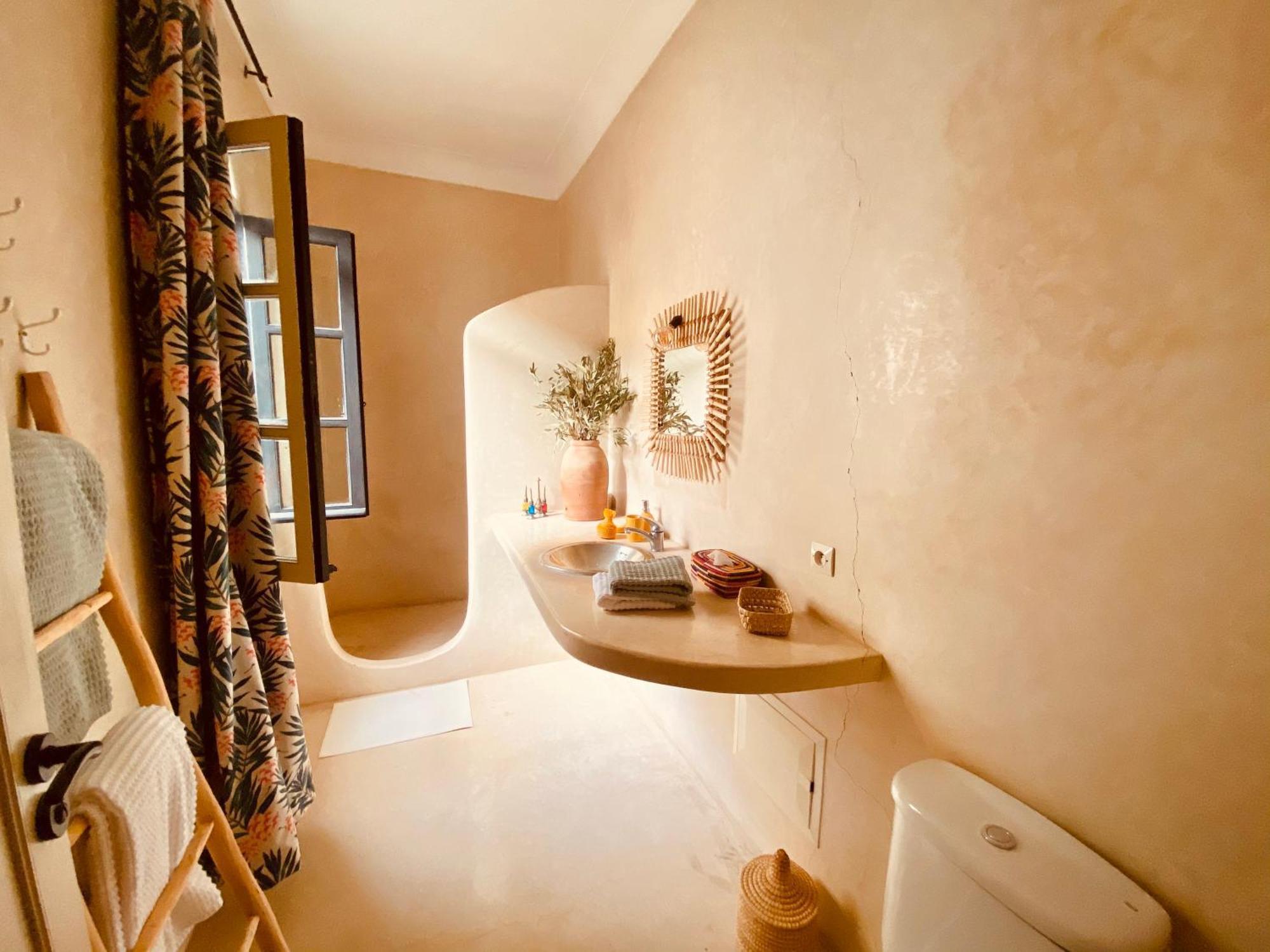 Prive, 5 Et Piscine Holiday home