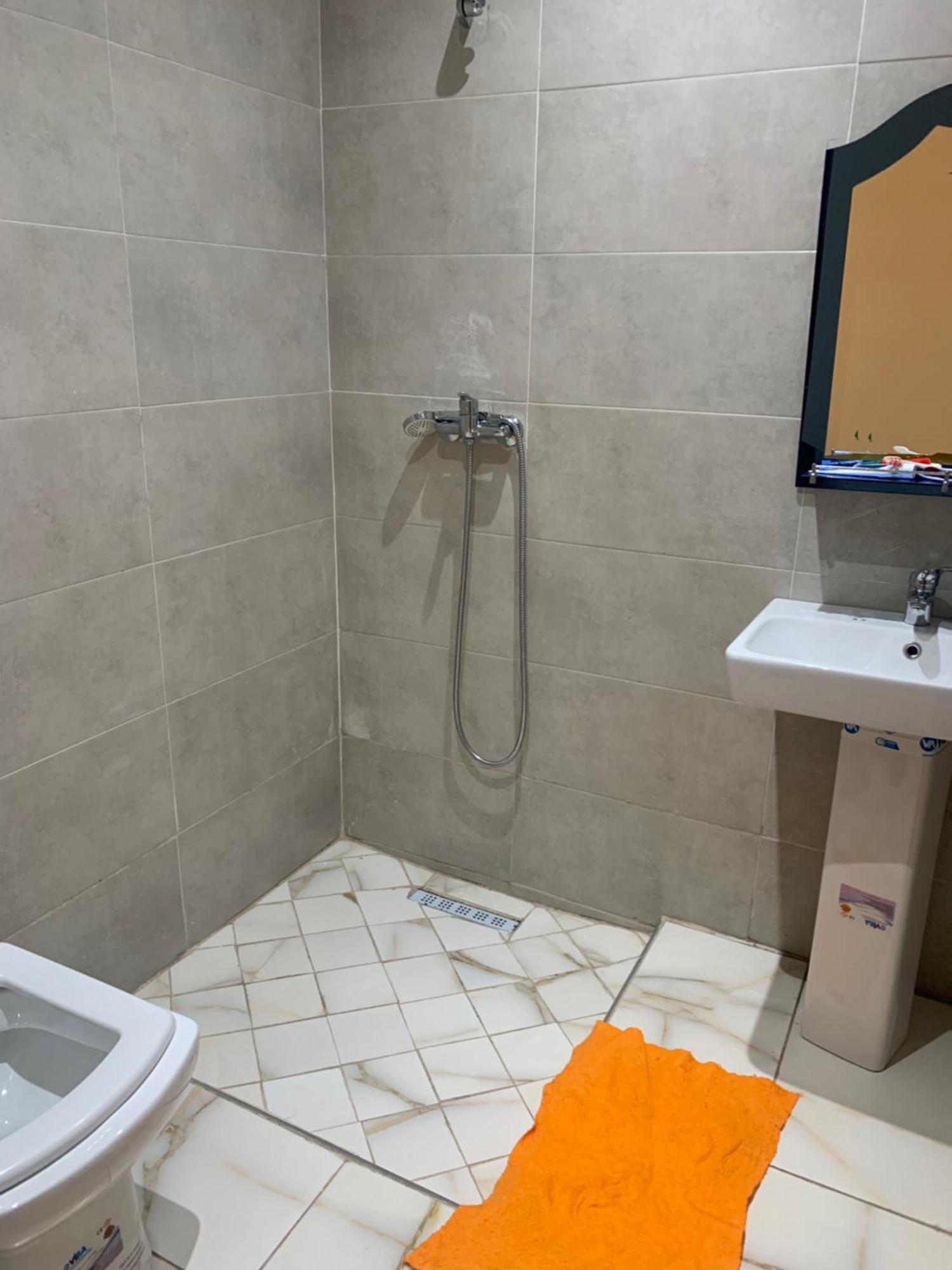 Avec Piscine 2 Chambre Salon Piscine Toilette Salon Cuisine Equipe Apartment