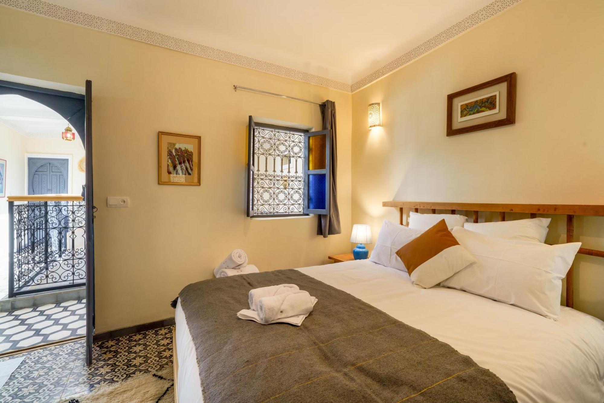 Riad 4 Chambres - Piscine & Petit Dejeuner Gratuit - Wifi Fibre Optique * Marrakesh