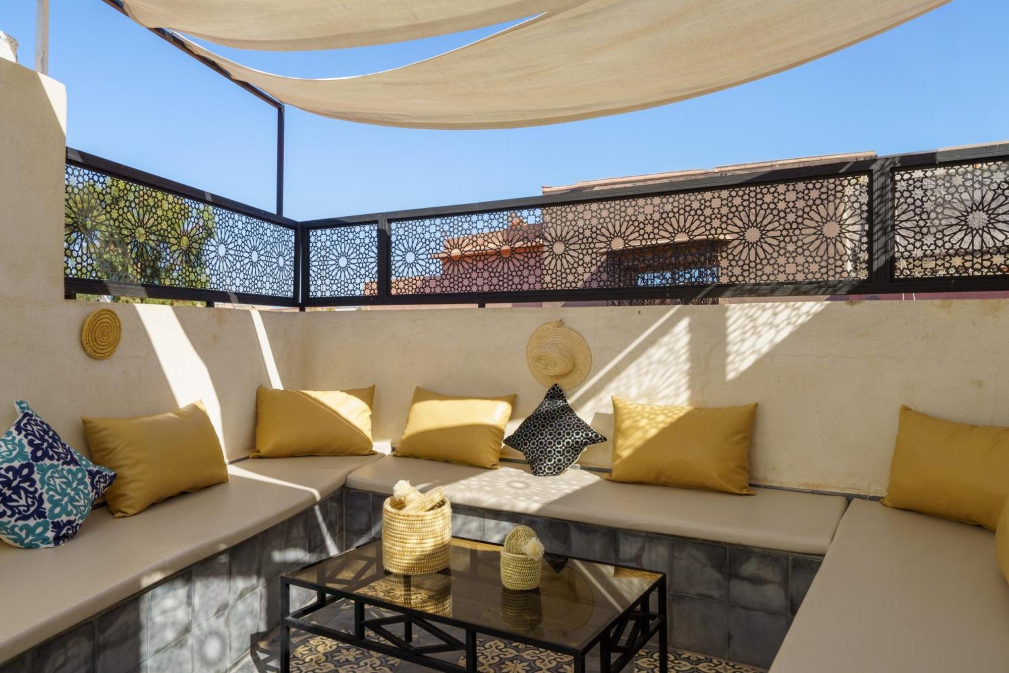 Riad 4 Chambres - Piscine & Petit Dejeuner Gratuit - Wifi Fibre Optique Hébergement de vacances