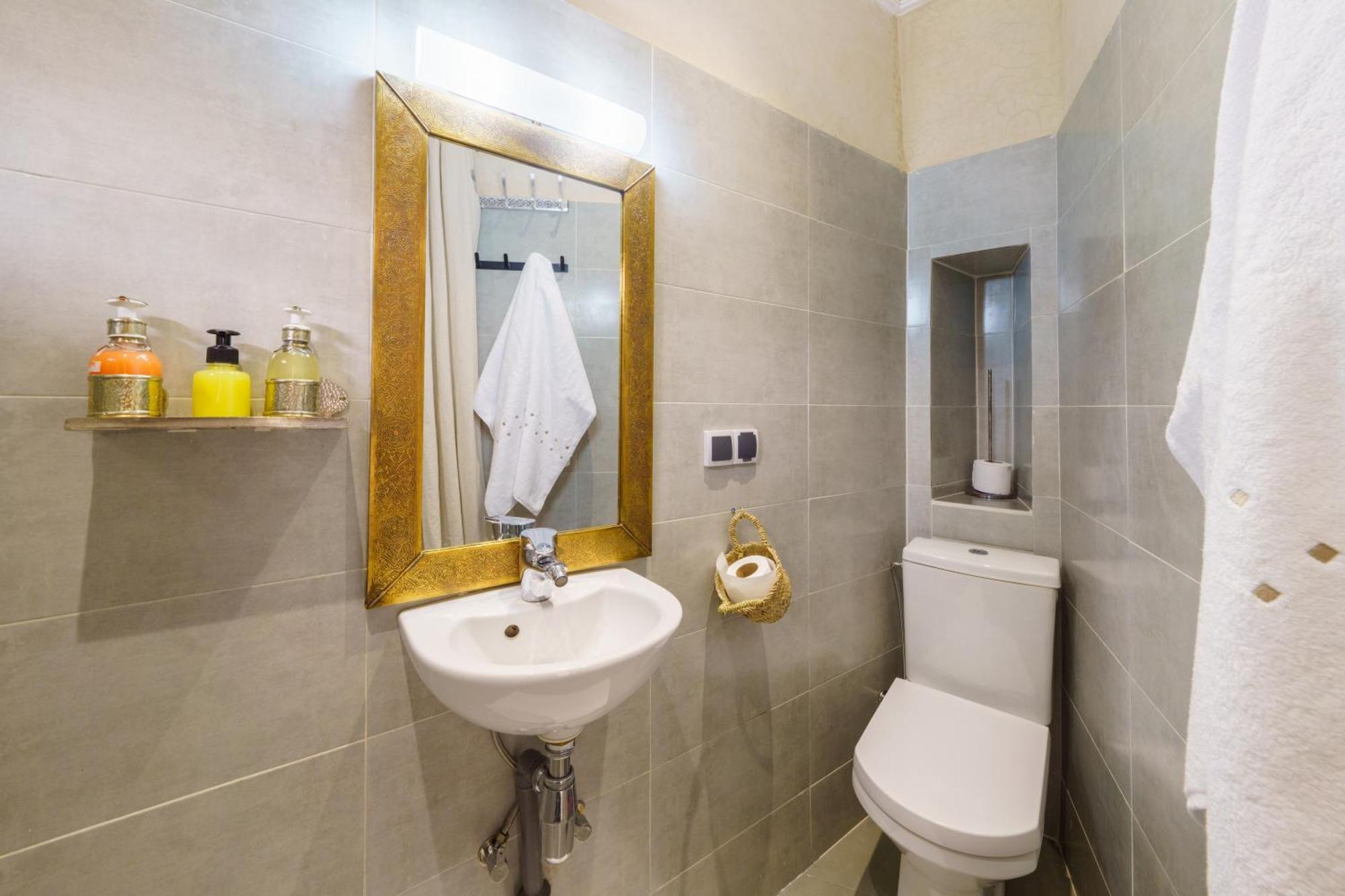 Riad 4 Chambres - Piscine & Petit Dejeuner Gratuit - Wifi Fibre Optique *