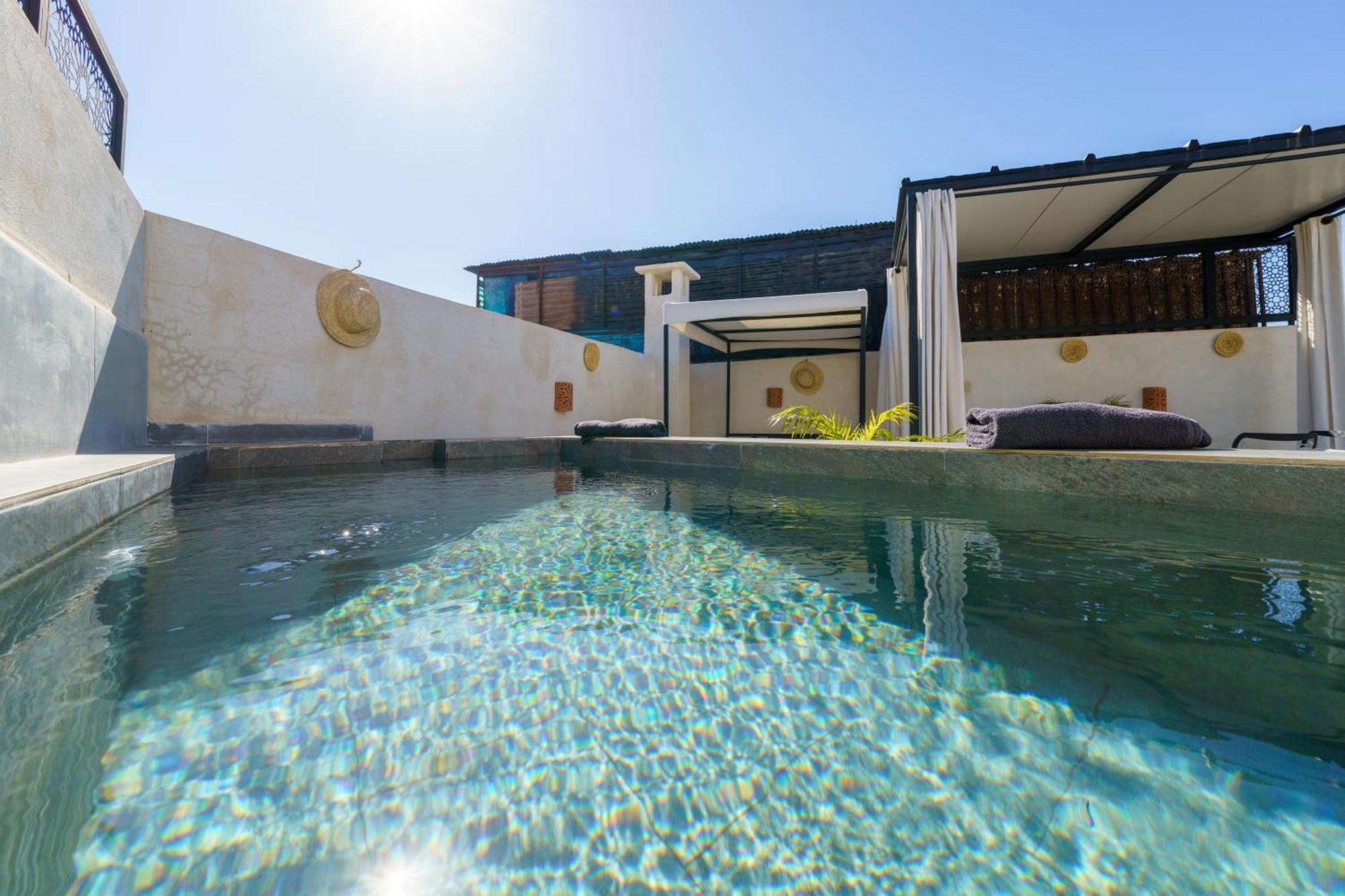 Riad 4 Chambres - Piscine & Petit Dejeuner Gratuit - Wifi Fibre Optique *