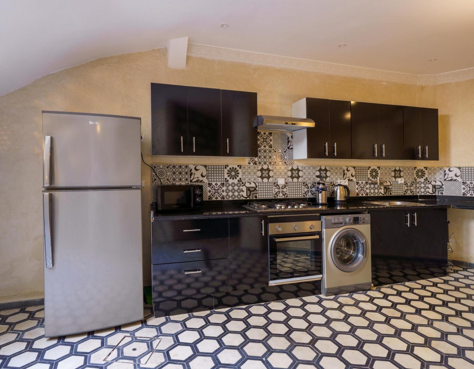 Riad 4 Chambres - Piscine & Petit Dejeuner Gratuit - Wifi Fibre Optique Hébergement de vacances *