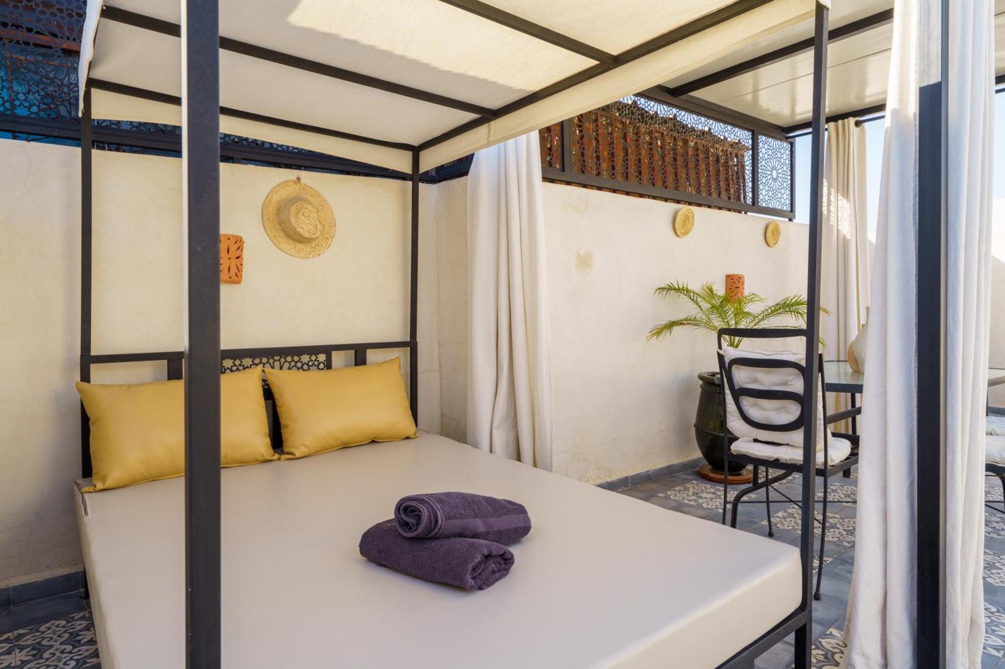 Riad 4 Chambres - Piscine & Petit Dejeuner Gratuit - Wifi Fibre Optique Marrakesh