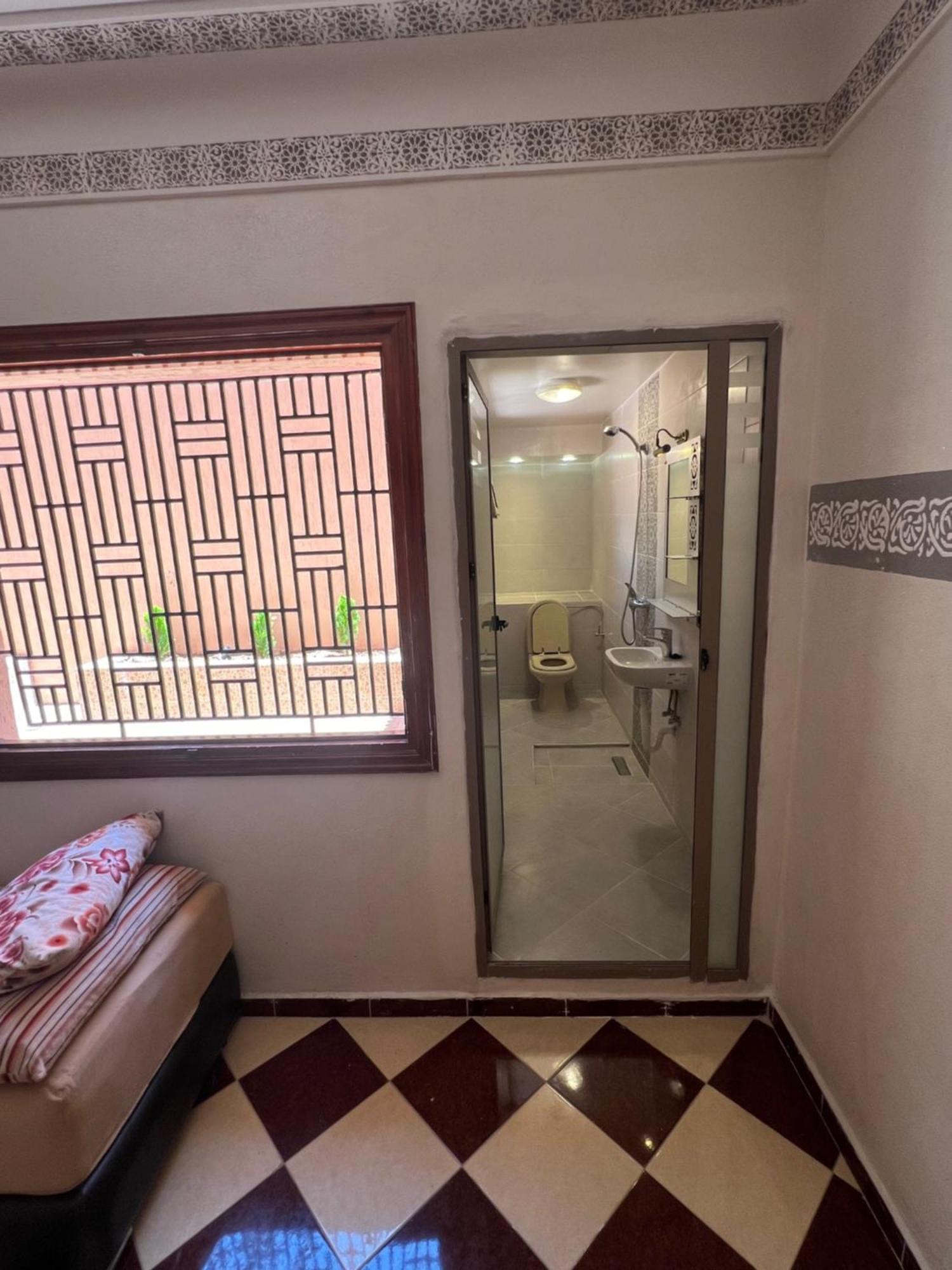 Spacieux Avec Cour Fleurie Et Hammam A Targa Marrakech *