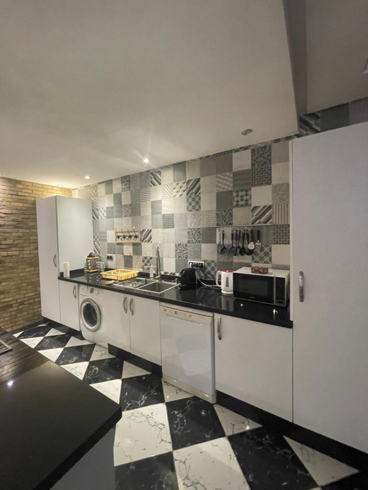 250m2 Majorelle Apartment *