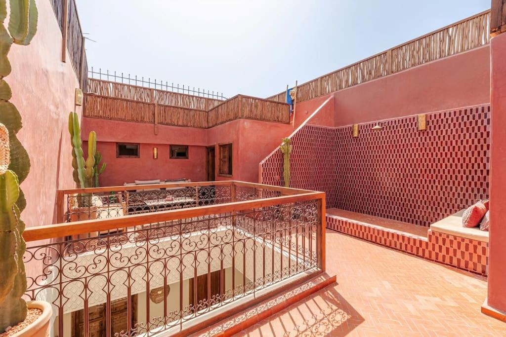 Macan Exclusive And Trendy Chich Breakfast Incl Marrakesh