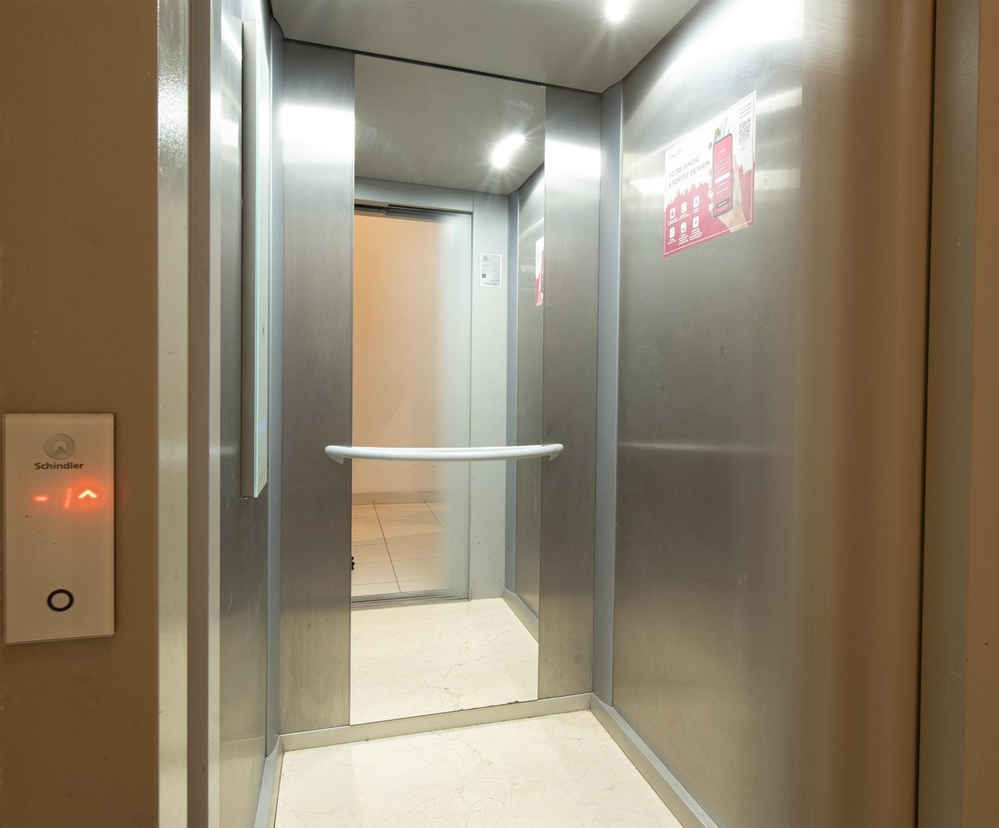 Jacuzzi Charming Luxury Xl Apartment-avenue M6 Apartment *
